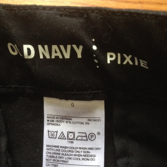 Black Size 0 Old Navy Pixie Cut Shorts NWT - Picture 4 of 7
